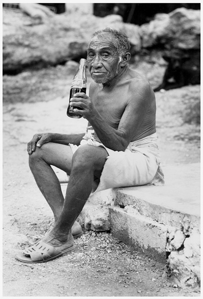 indien guatmaltque-repos aprs la corve de bois